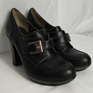 Elegant Black Leather Women's Söfft Heels